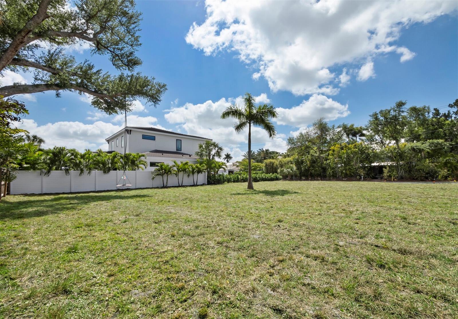 1703 ALTA VISTA ST — photo 4