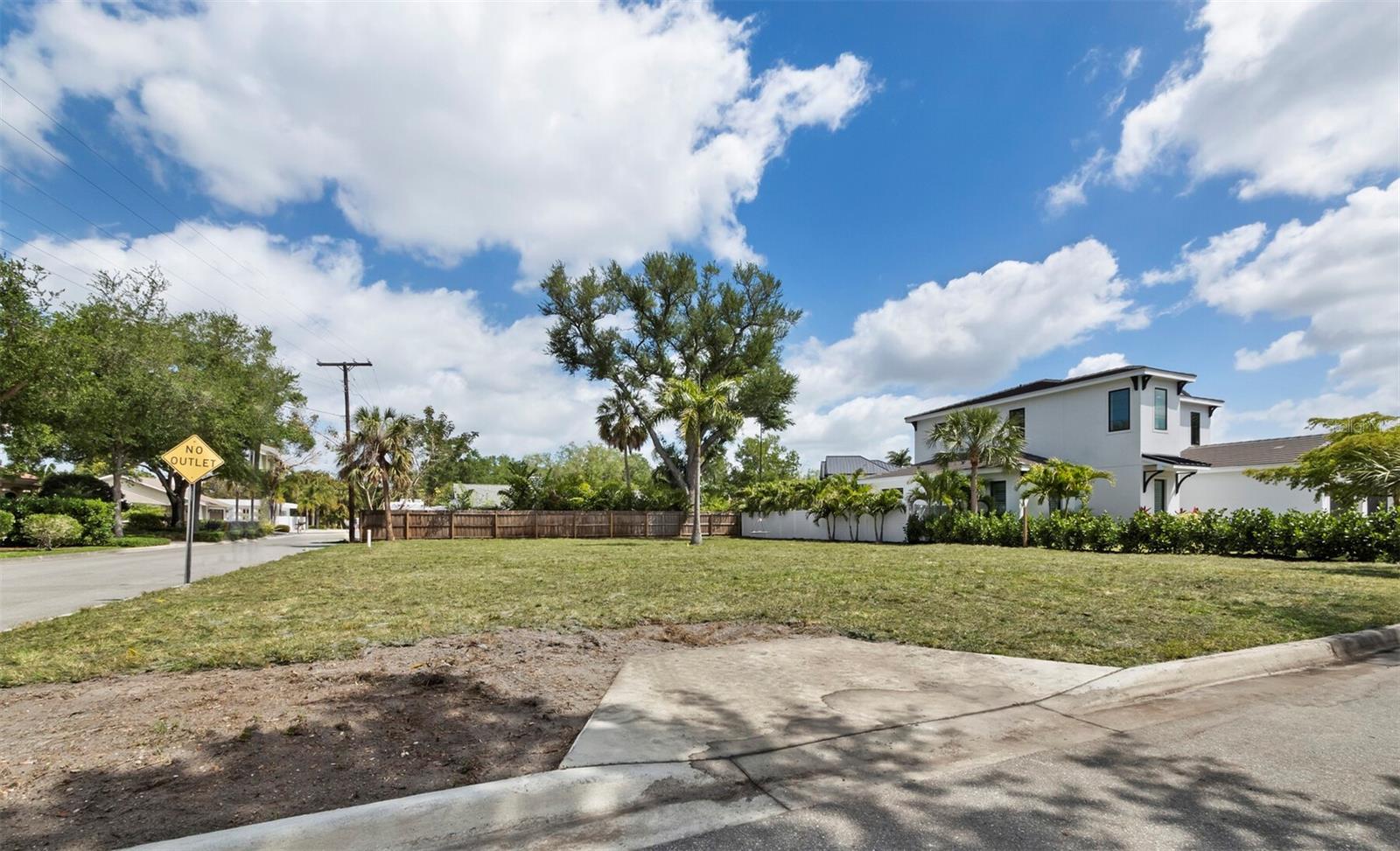 1703 ALTA VISTA ST — photo 3