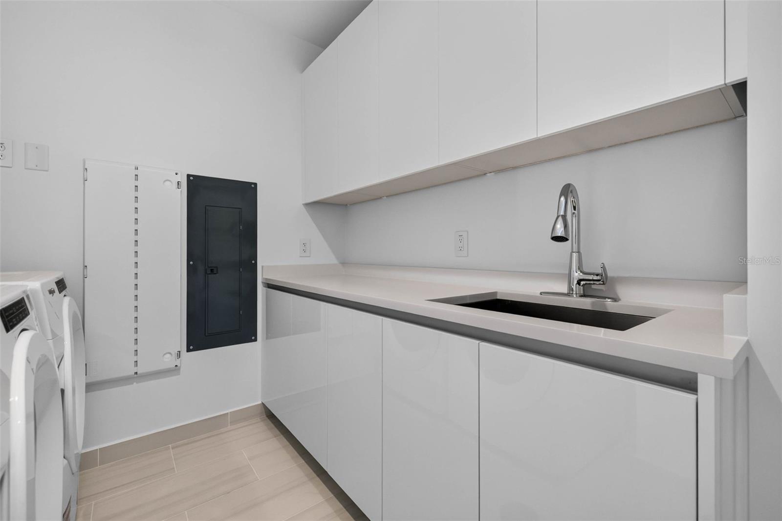 400 CENTRAL AVE #3401 — photo 29