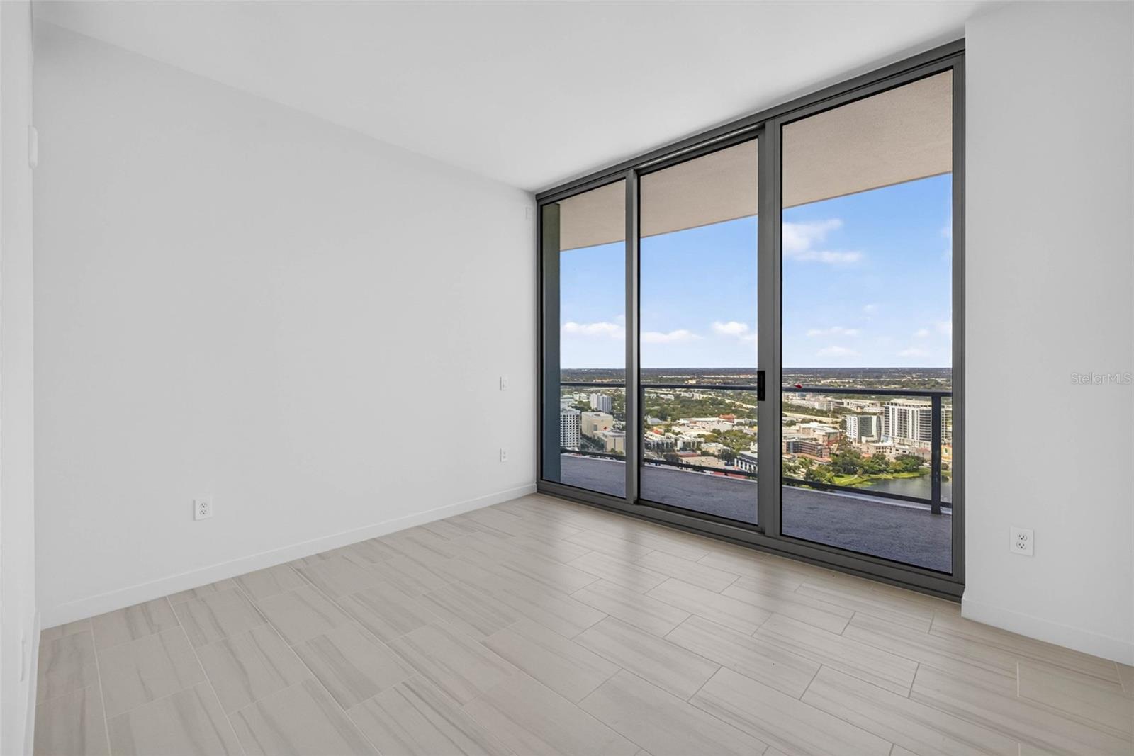 400 CENTRAL AVE #3401 — photo 32