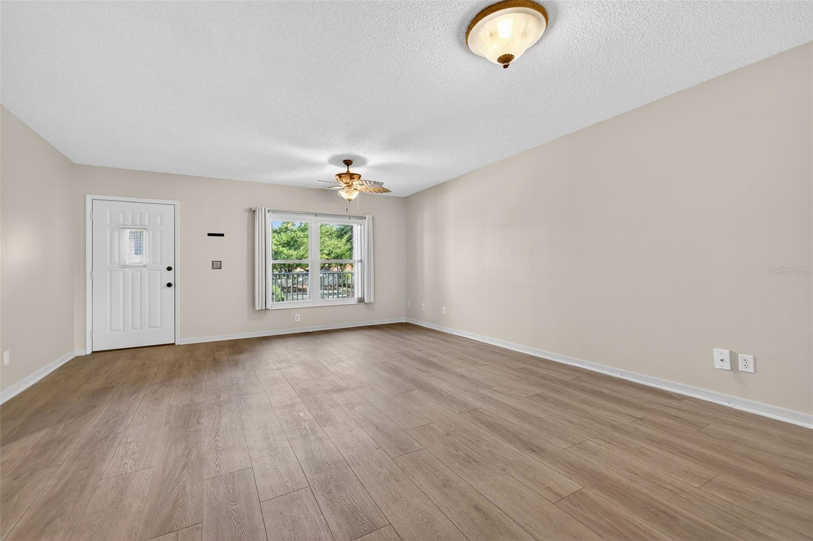 2231 UTOPIAN DR E #219 — photo 6