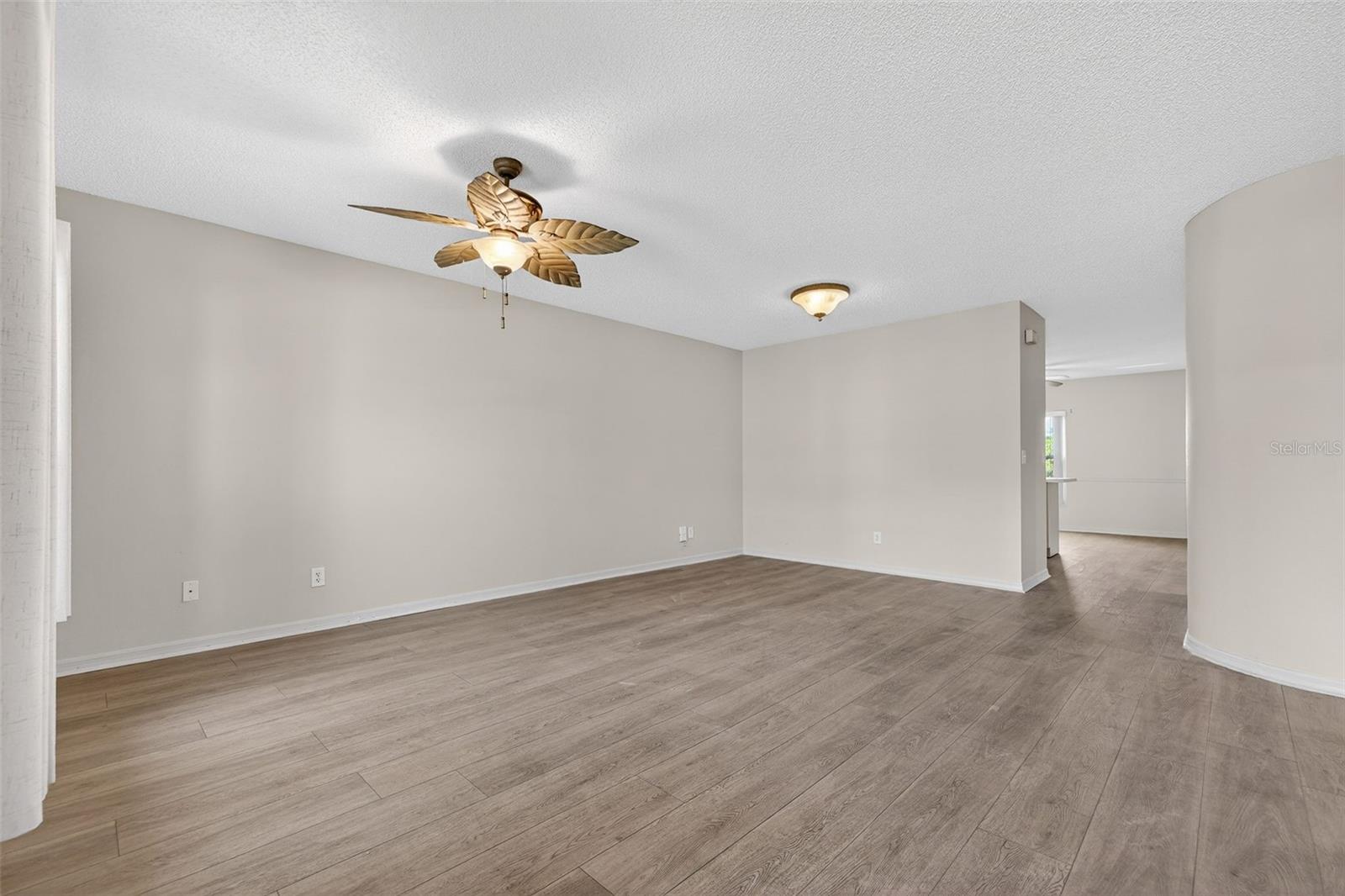 2231 UTOPIAN DR E #219 — photo 3