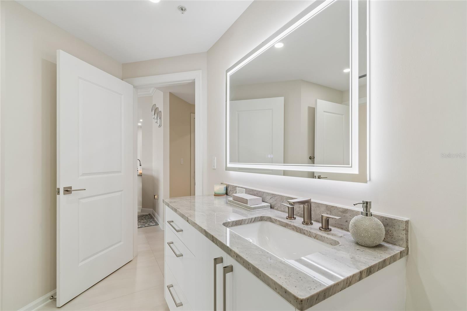 5823 BOWEN DANIEL DR #1103 — photo 33