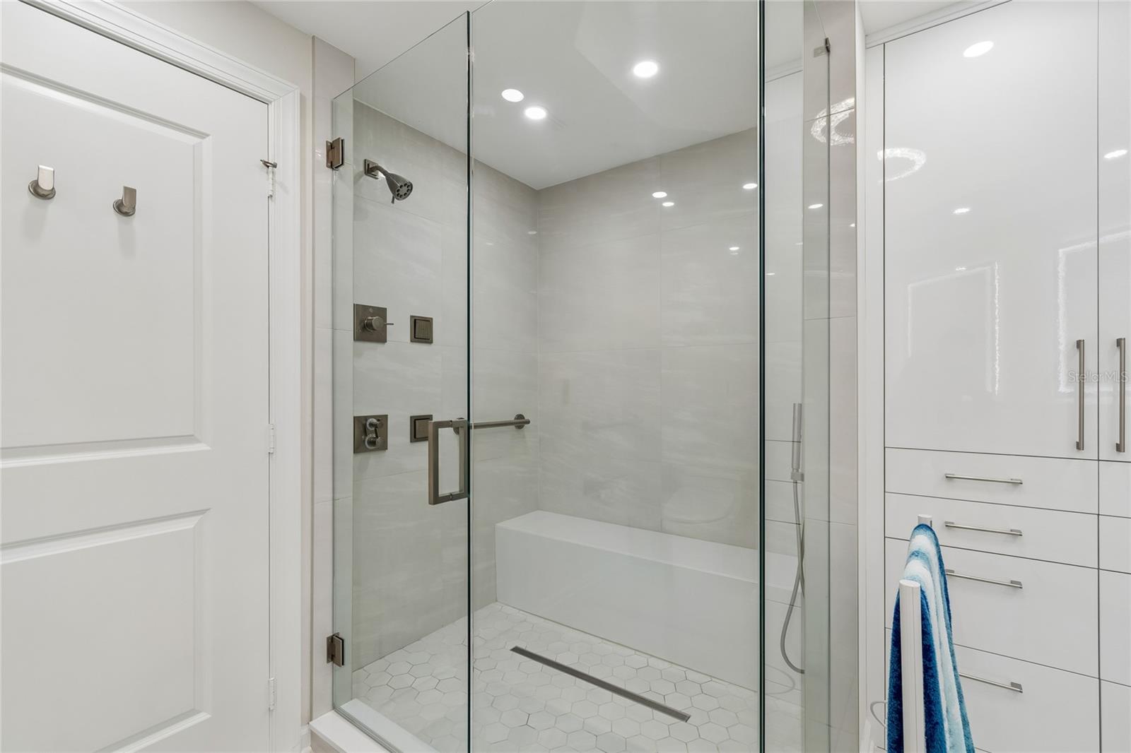 5823 BOWEN DANIEL DR #1103 — photo 45
