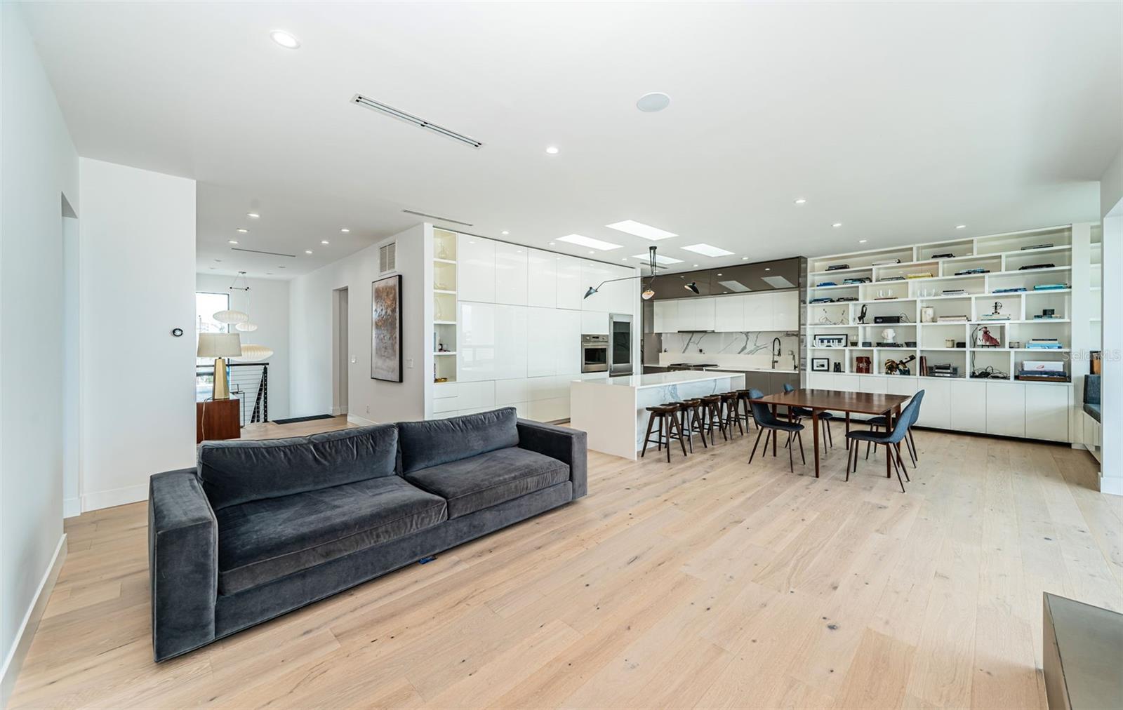 14077 N BAYSHORE DR — photo 8