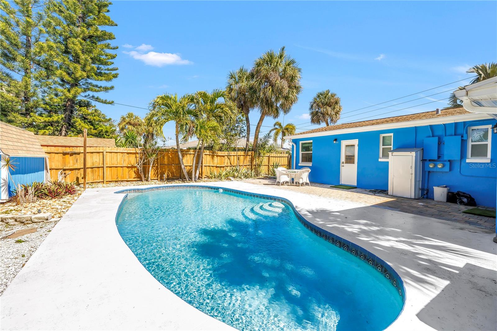 6892 GULF WINDS DR #1 — photo 30