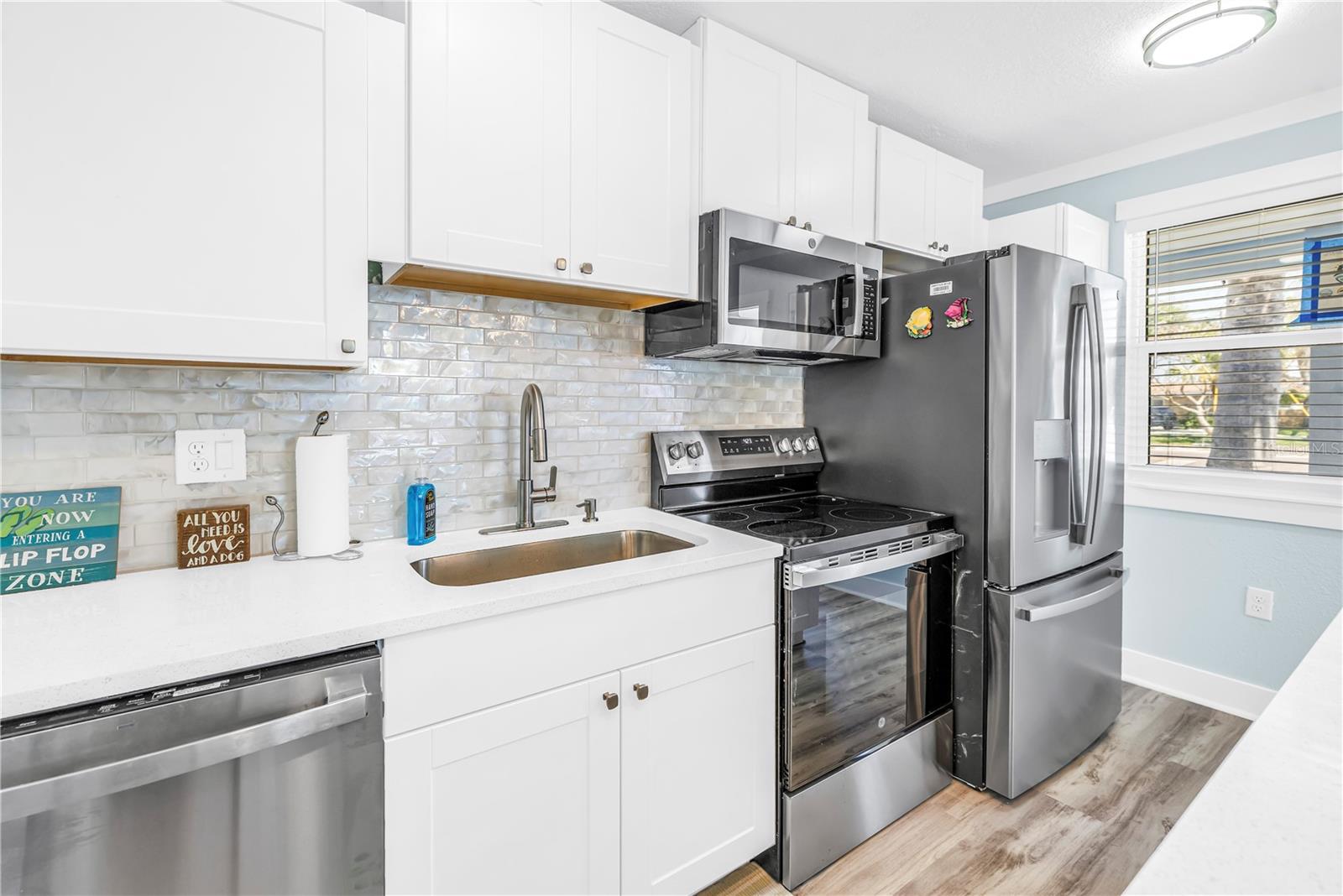 6892 GULF WINDS DR #1 — photo 10