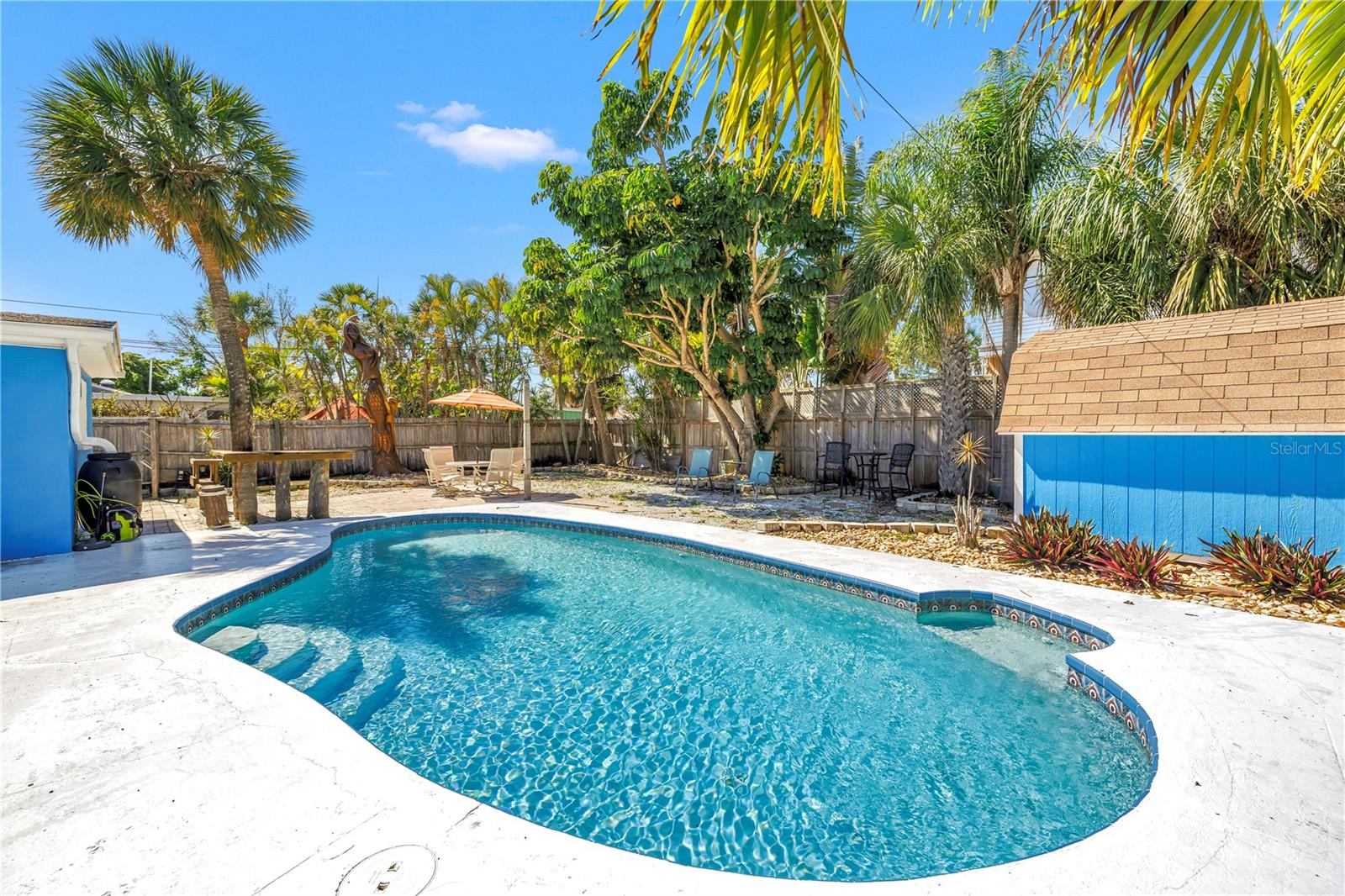 6892 GULF WINDS DR #1 — photo 47