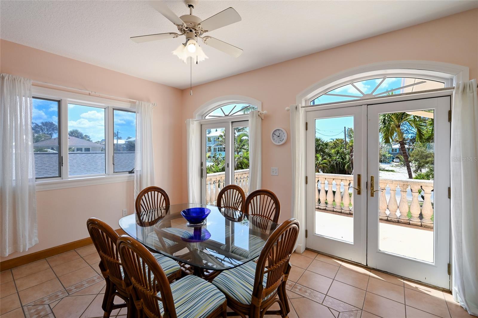 889 N SHORE DR — photo 17