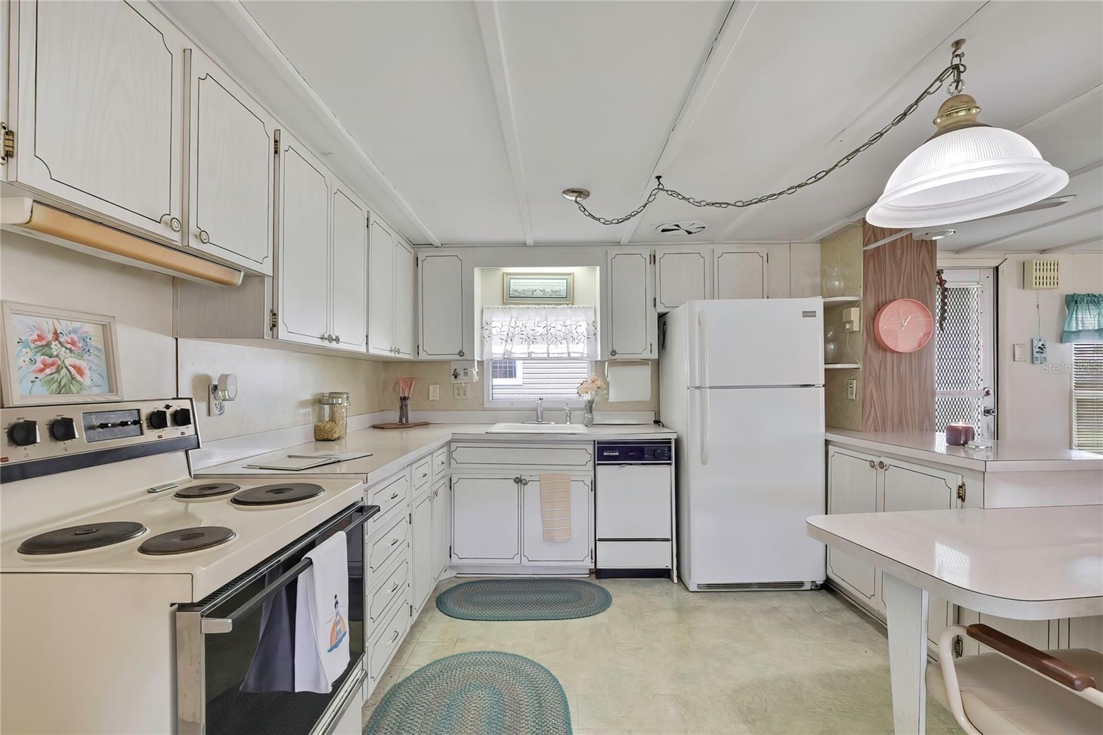 37 WILLIAM PENN WAY #13 — photo 8