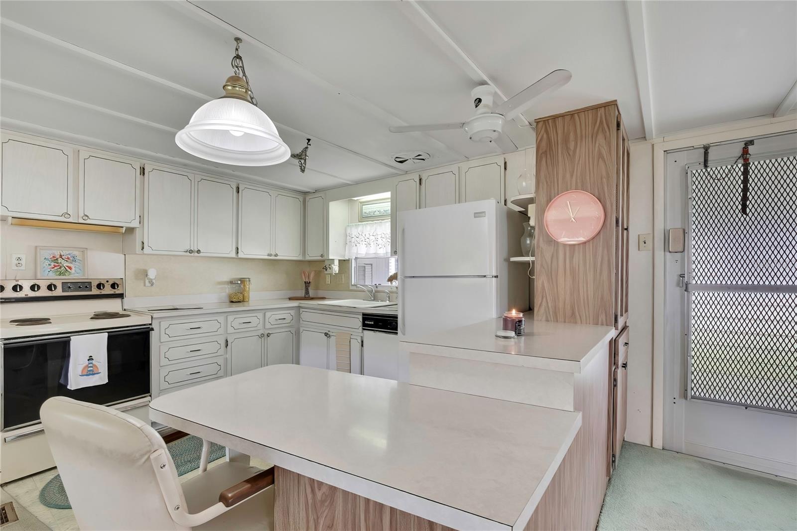 37 WILLIAM PENN WAY #13 — photo 10