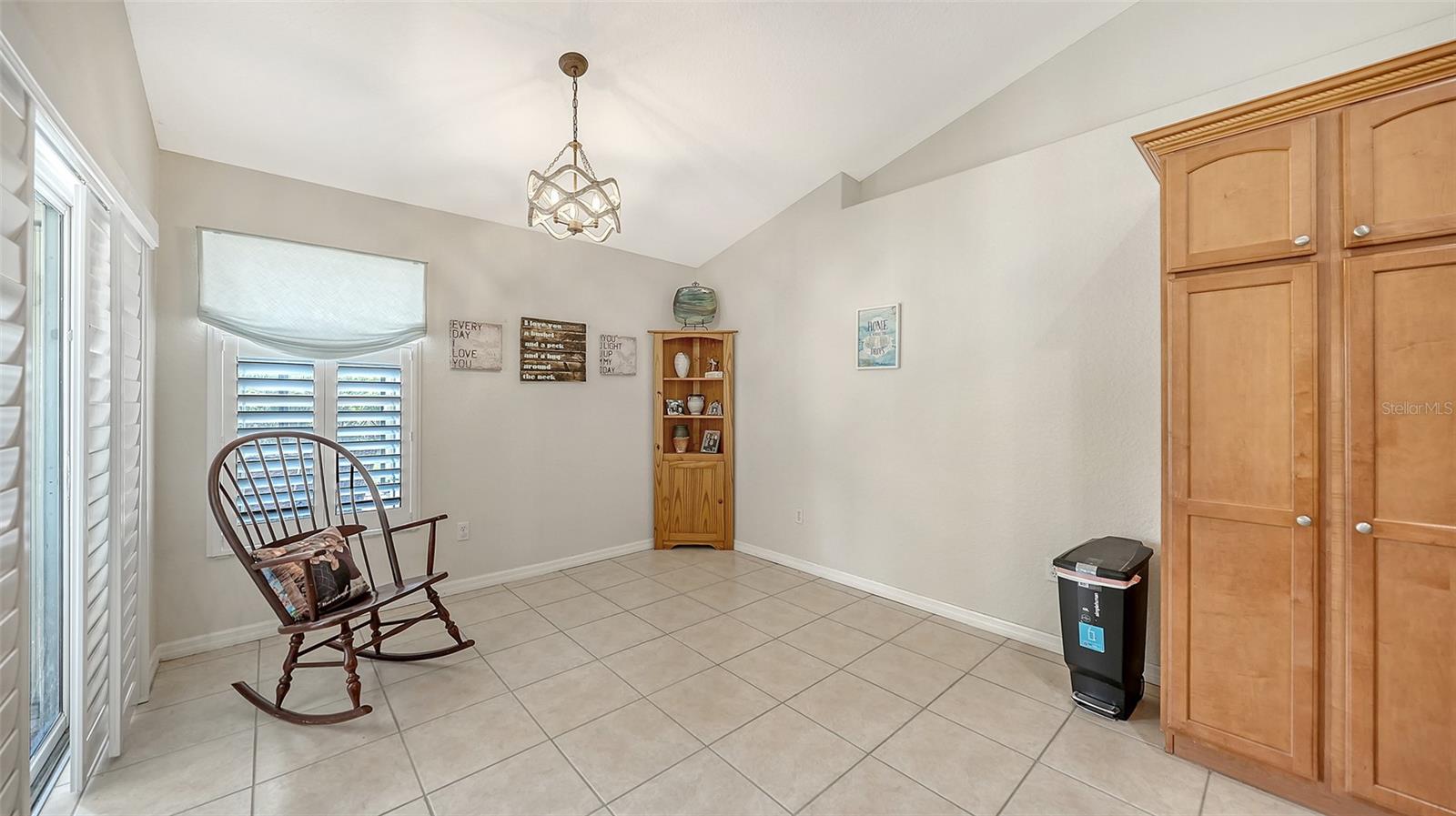 2051 SNOVER AVE — photo 34