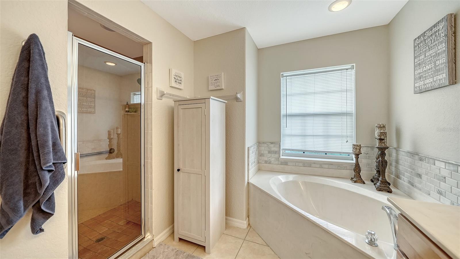 2051 SNOVER AVE — photo 27