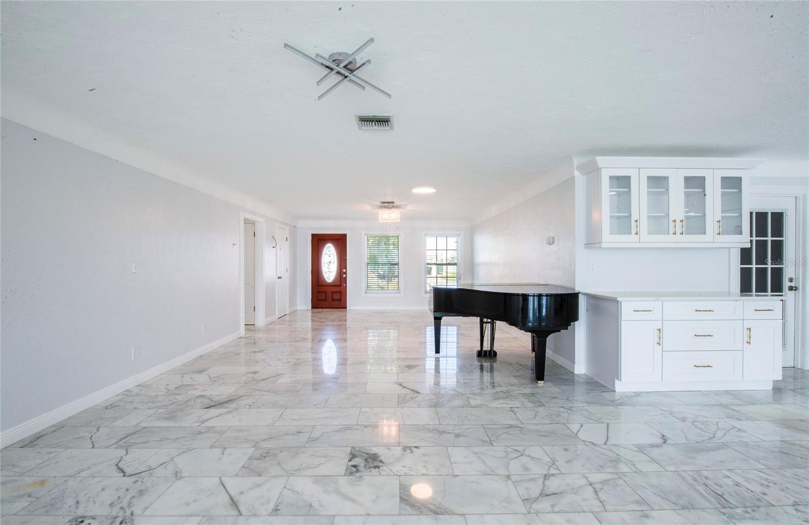 551 CRYSTAL DR — photo 29