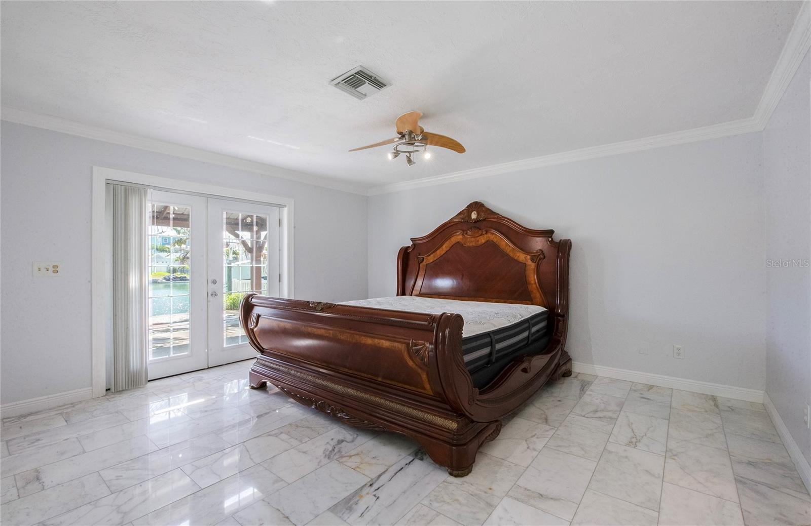 551 CRYSTAL DR — photo 44