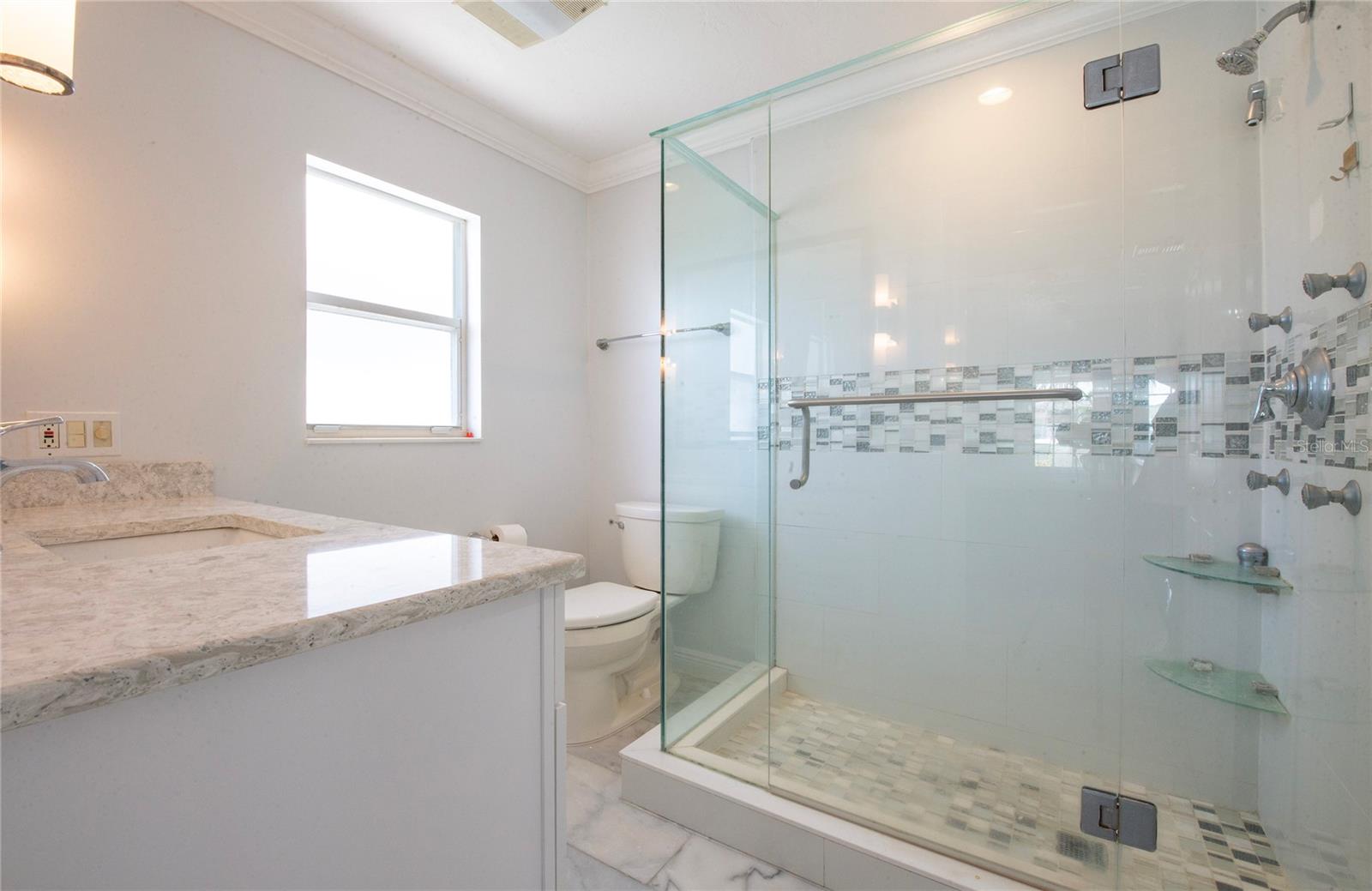 551 CRYSTAL DR — photo 42
