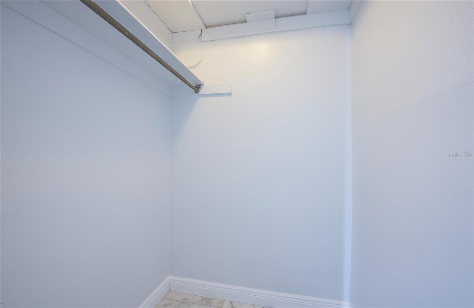 551 CRYSTAL DR — photo 37