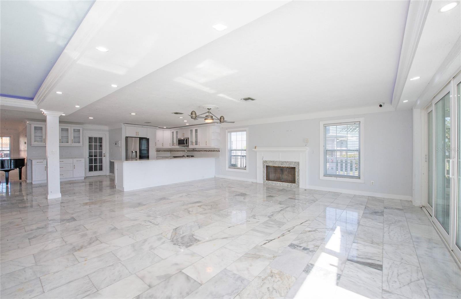 551 CRYSTAL DR — photo 20