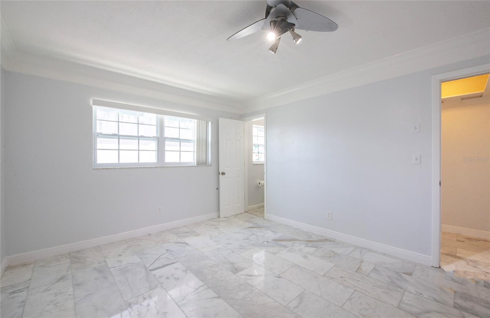 551 CRYSTAL DR — photo 38