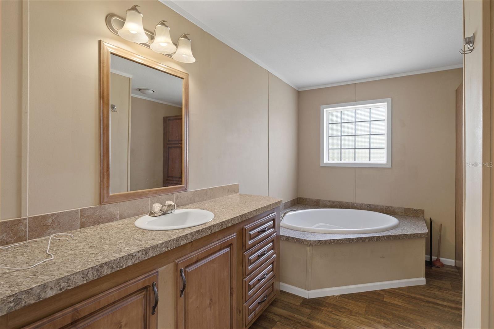 38616 COLEEN AVE — photo 36