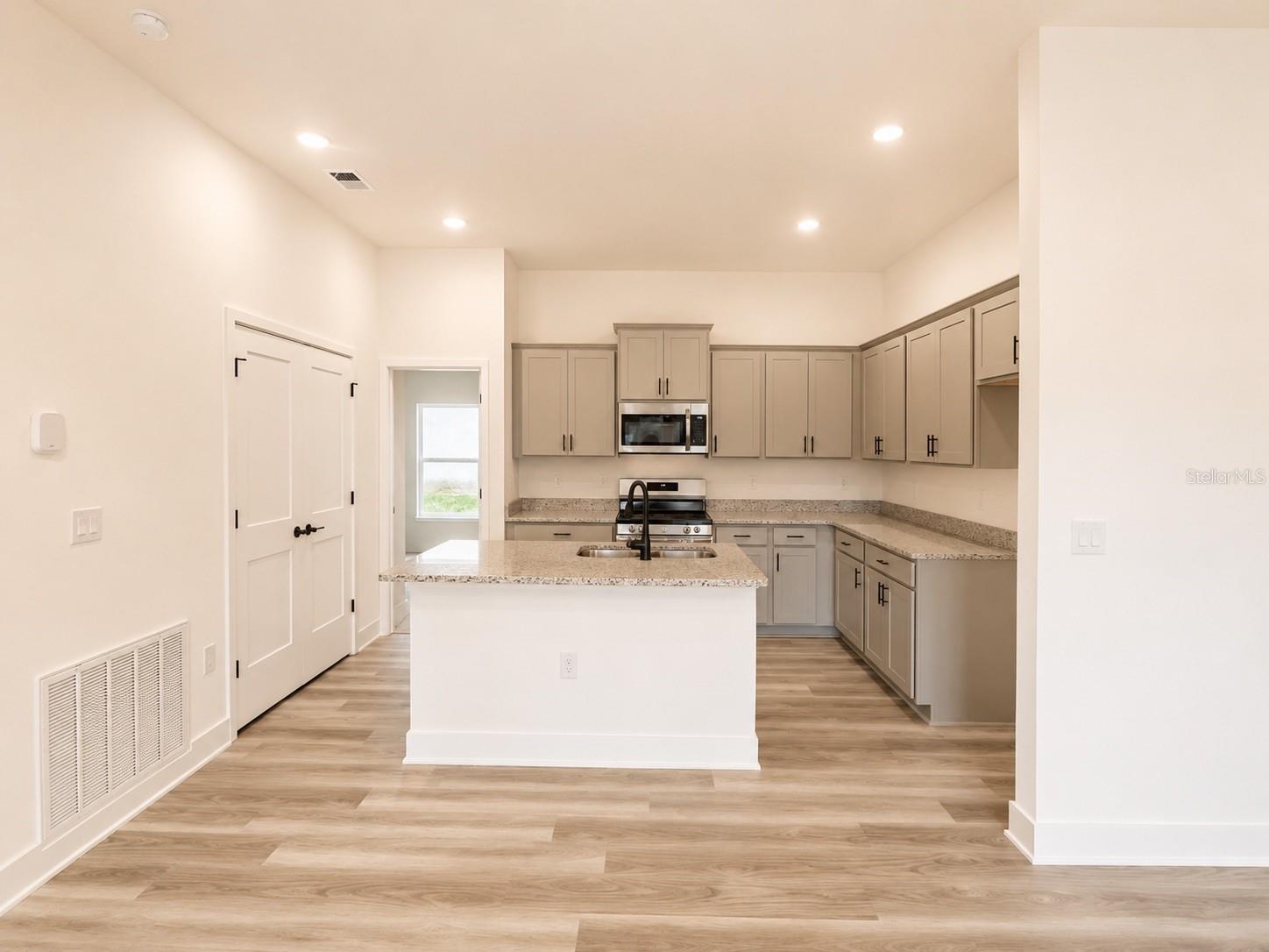 12964 KENT BRADLEY ST — photo 9