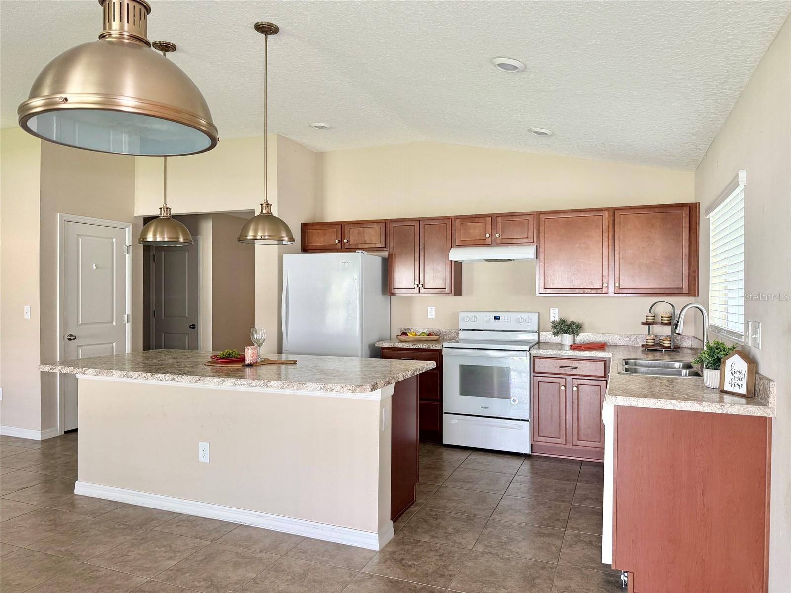 9242 FREEDOM HILL DR — photo 10