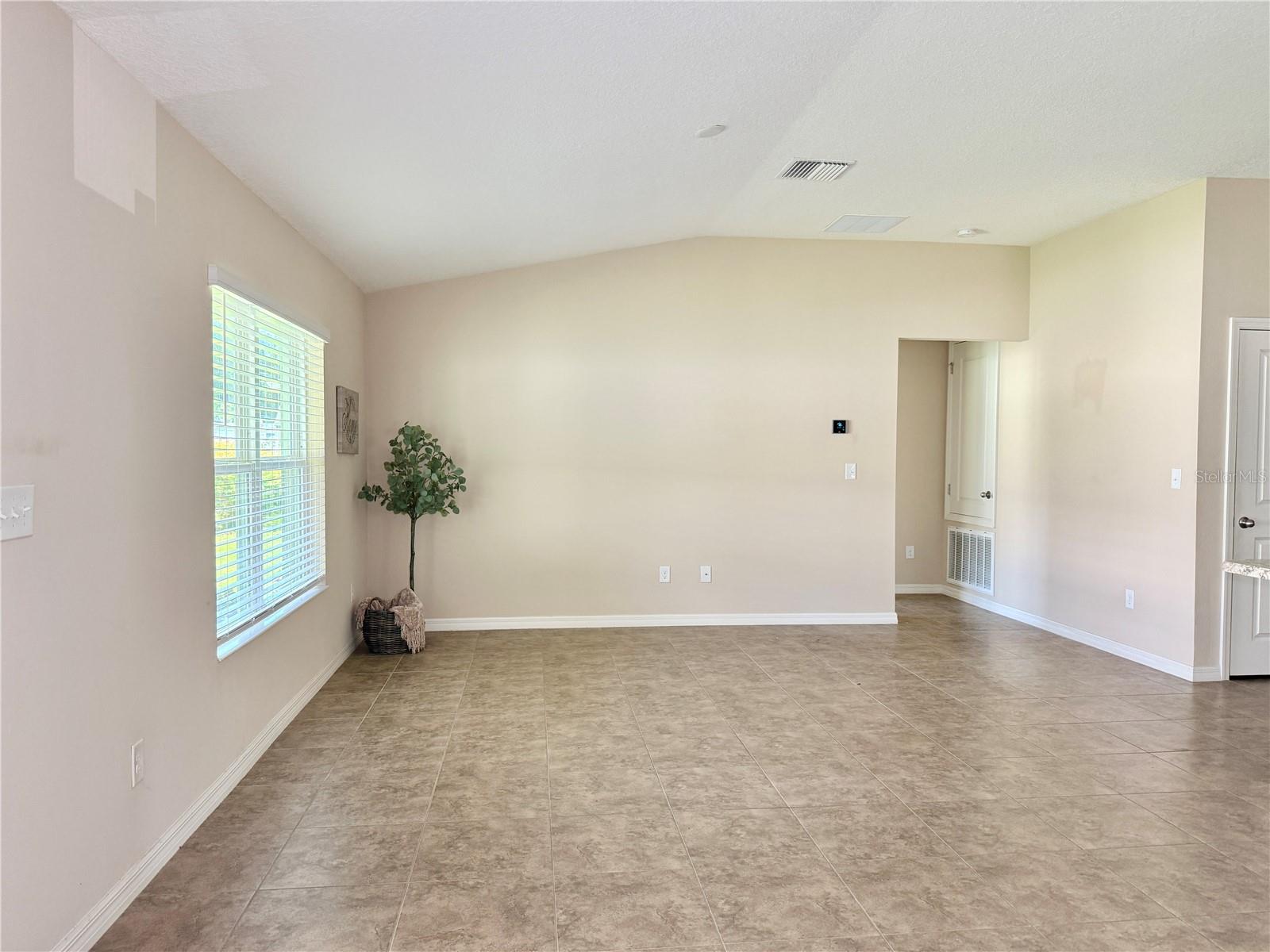 9242 FREEDOM HILL DR — photo 18