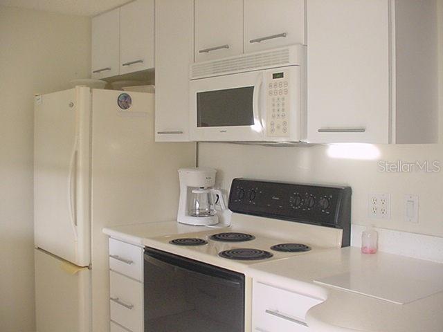 519 CIRCLEWOOD DR #519 — photo 4