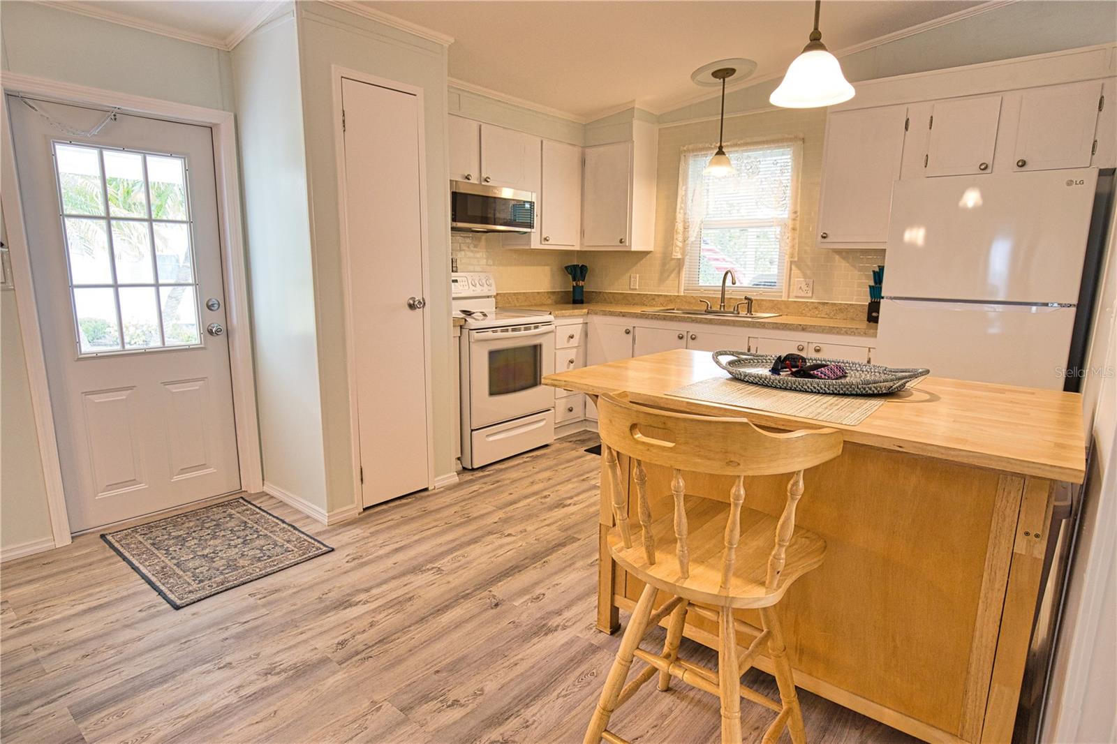 618 IGLESIA DR — photo 4