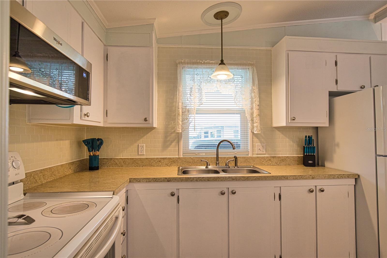 618 IGLESIA DR — photo 6
