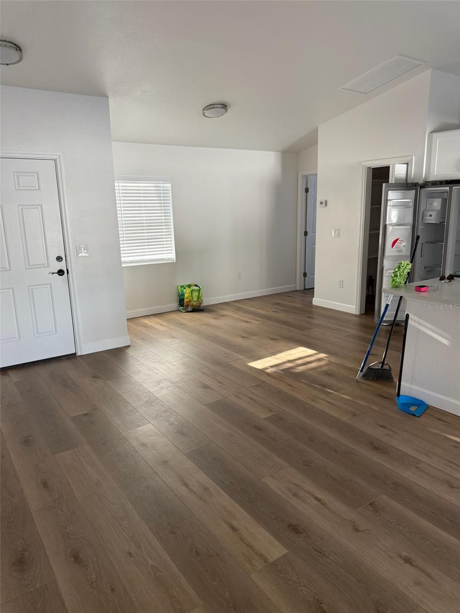5290 WEATHERTON ST — photo 4