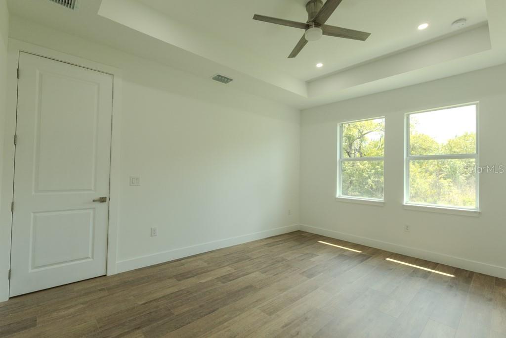 4323 LA FRANCE AVE — photo 9