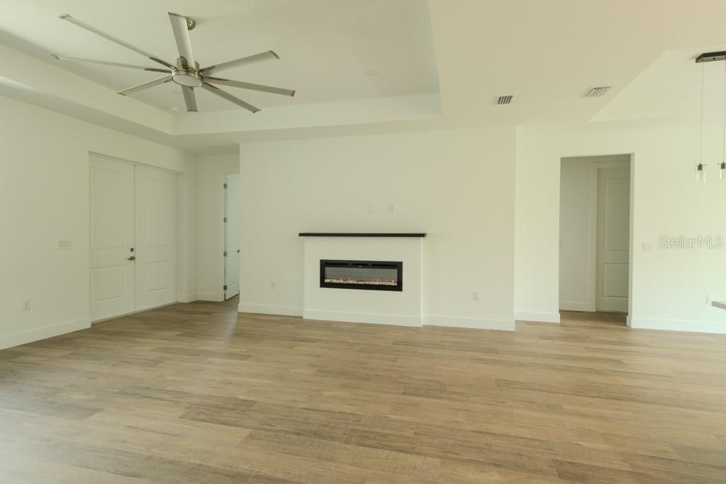 4323 LA FRANCE AVE — photo 5