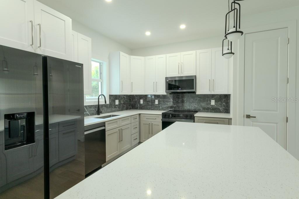 4323 LA FRANCE AVE — photo 2