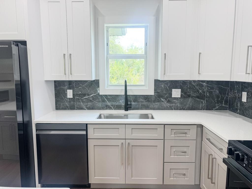 4323 LA FRANCE AVE — photo 3