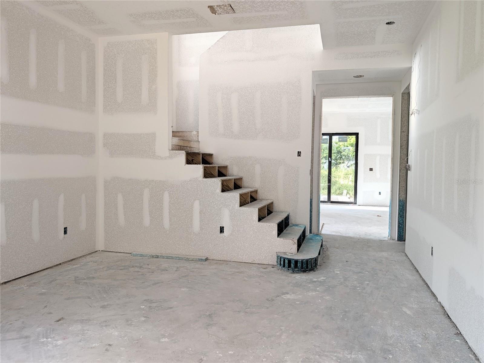 905 W PLYMOUTH ST — photo 28