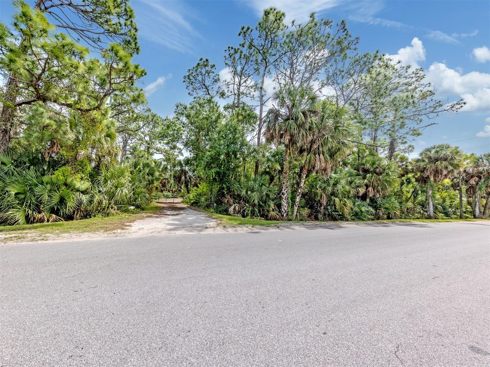 400 S HAVANA RD — photo 27