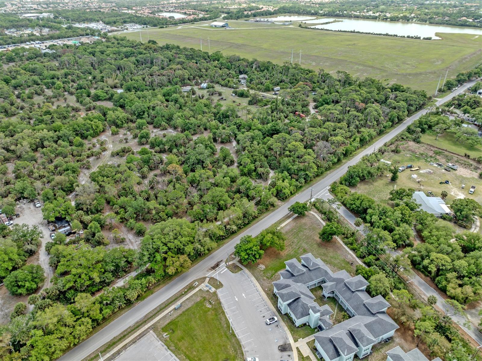 400 S HAVANA RD — photo 13