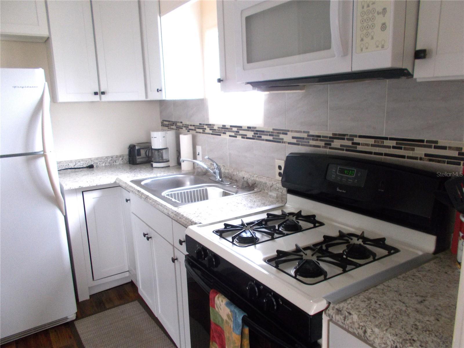 6821 OCEAN CT — photo 3