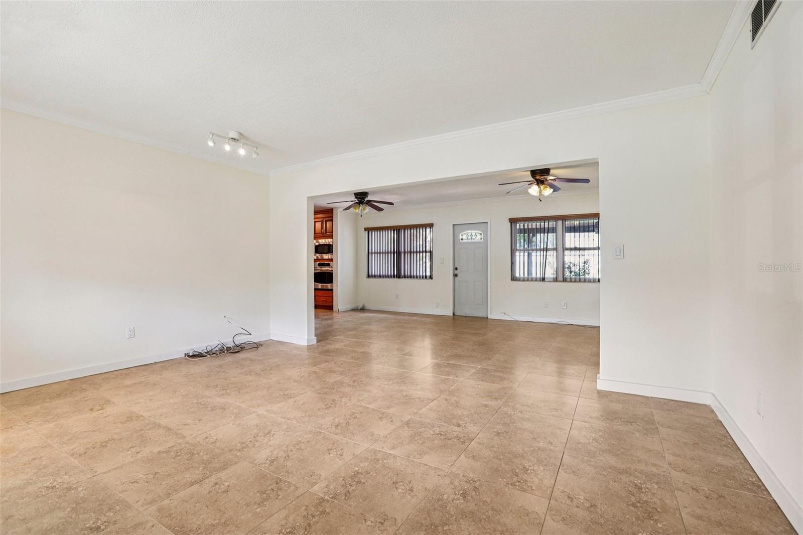 215 S WEST SHORE BLVD — photo 11