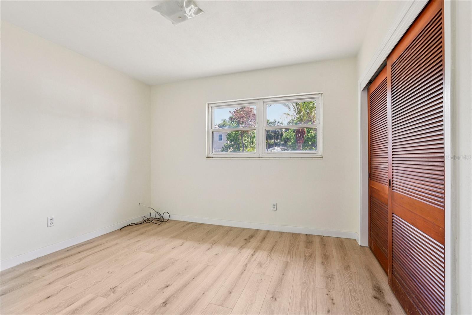 215 S WEST SHORE BLVD — photo 26