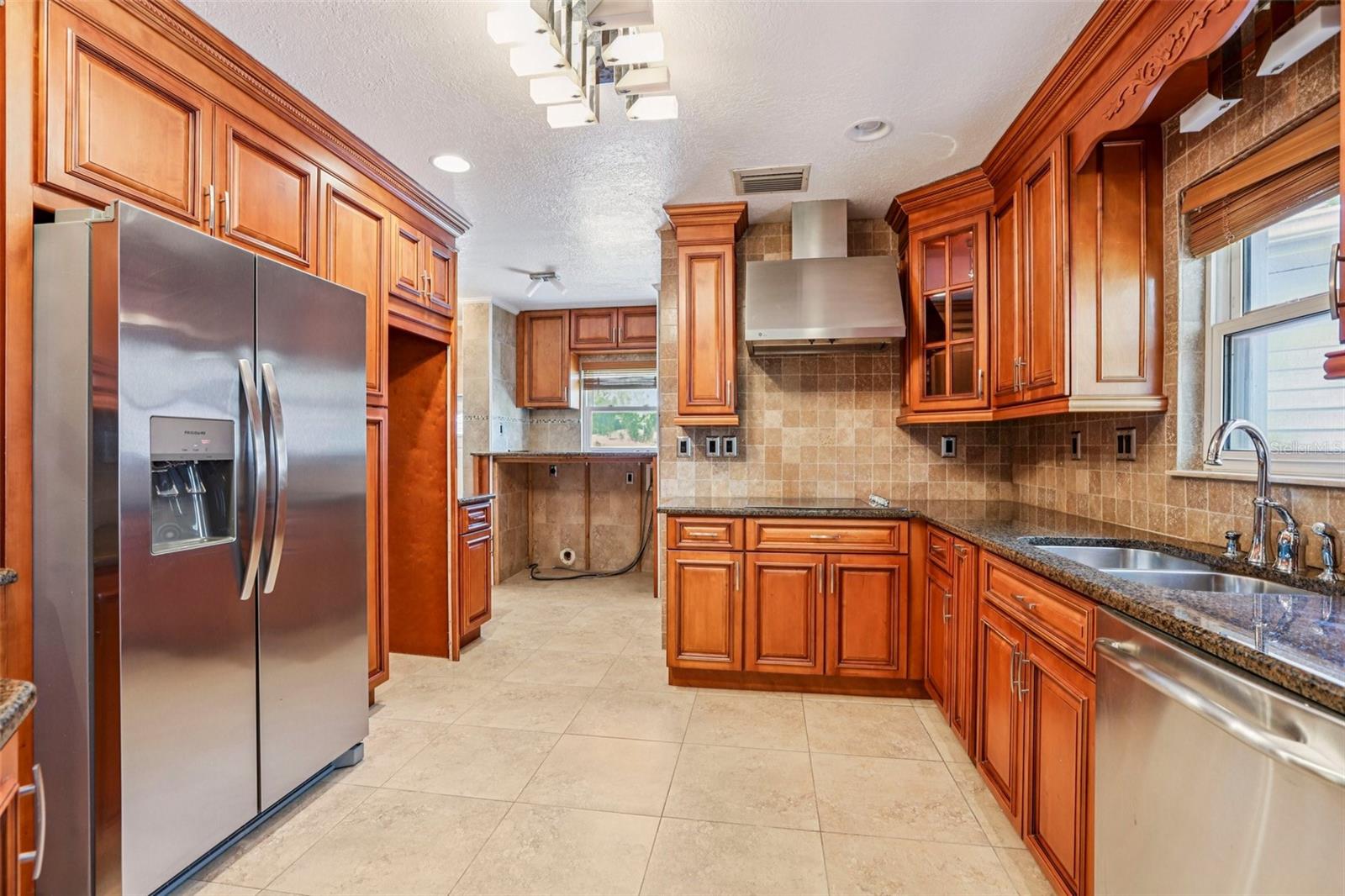 215 S WEST SHORE BLVD — photo 16