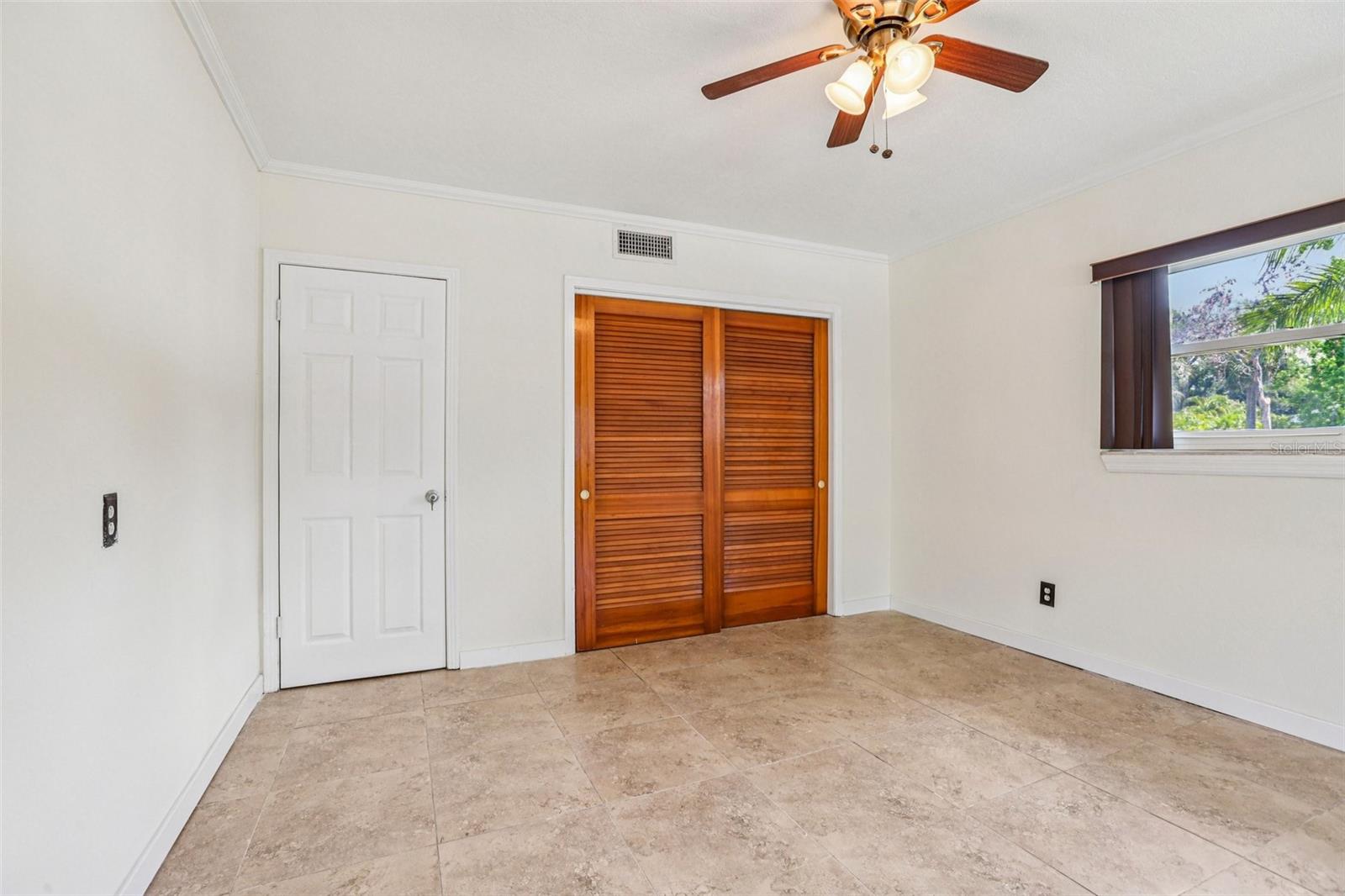 215 S WEST SHORE BLVD — photo 23