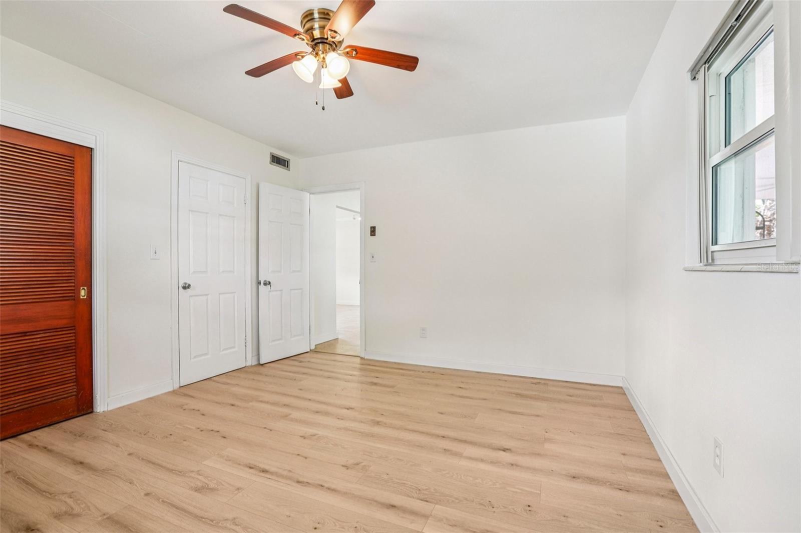 215 S WEST SHORE BLVD — photo 30