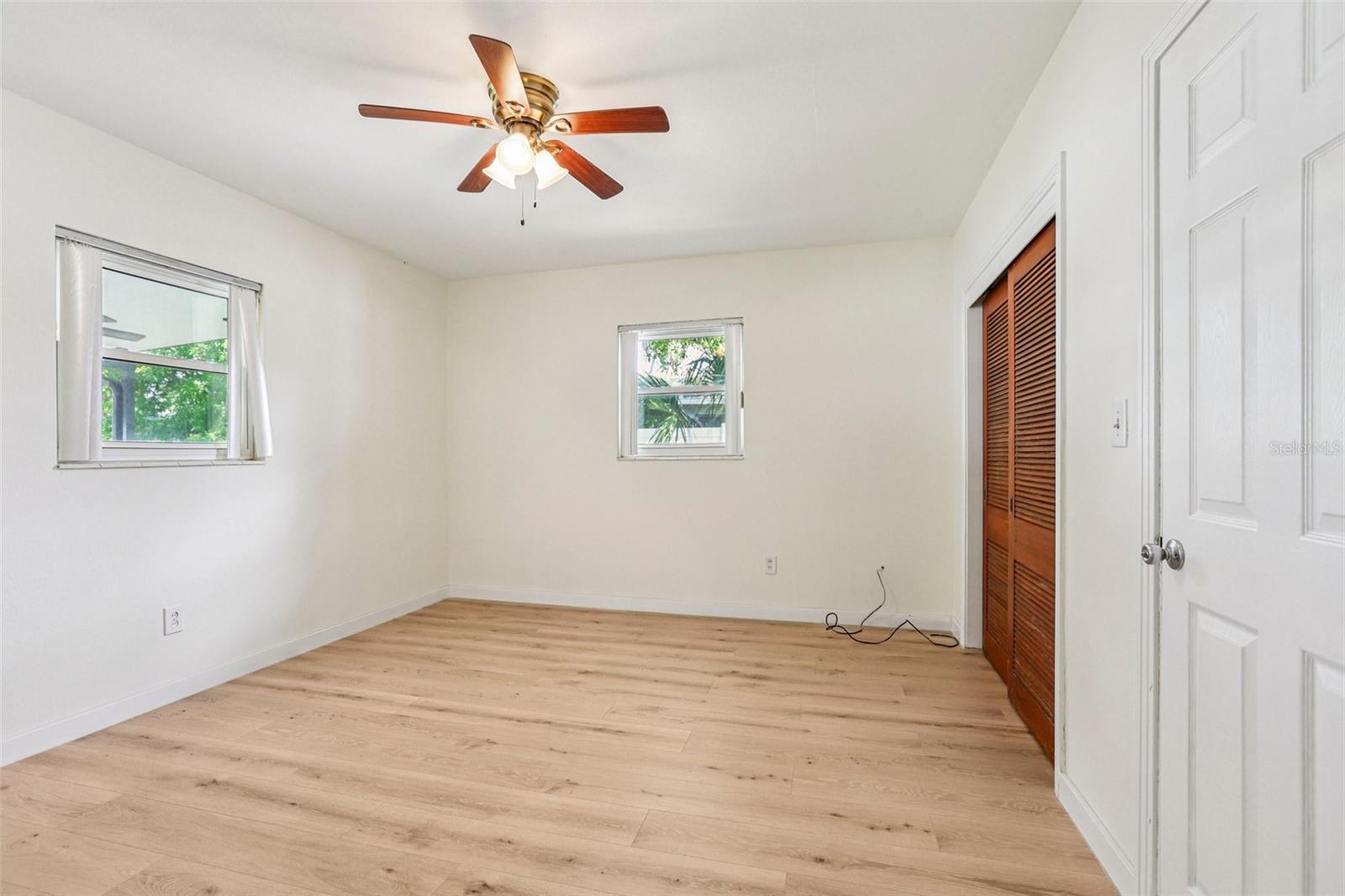215 S WEST SHORE BLVD — photo 29