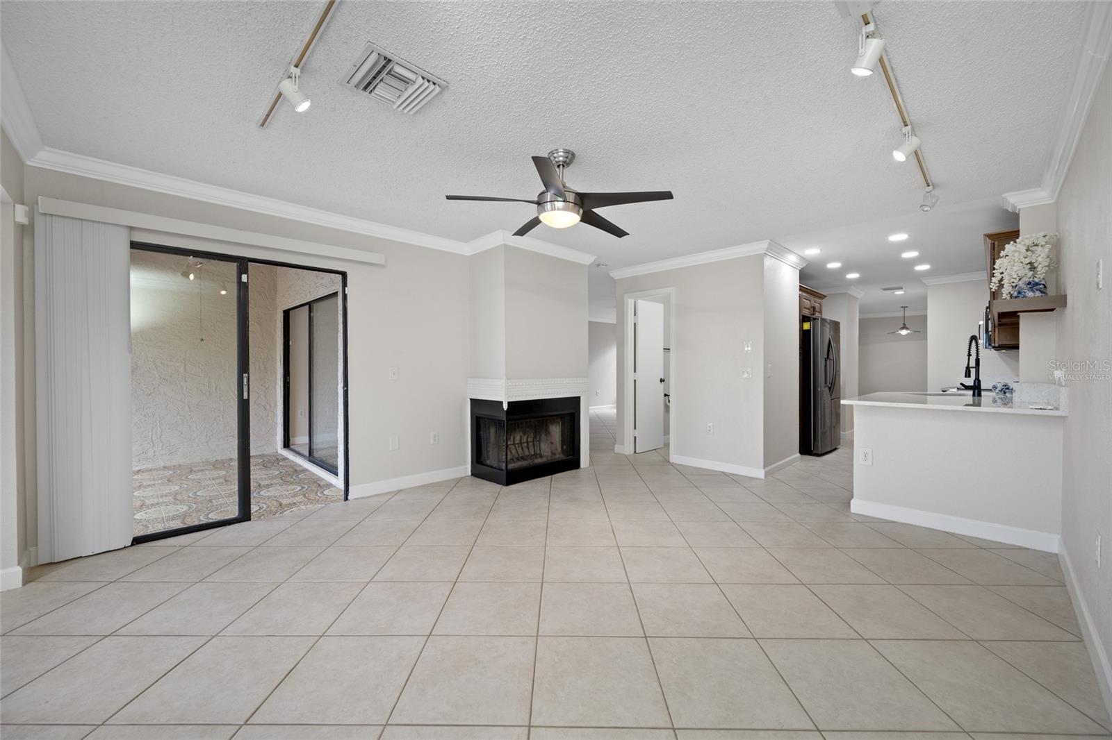 10416 SAINT TROPEZ PL — photo 17