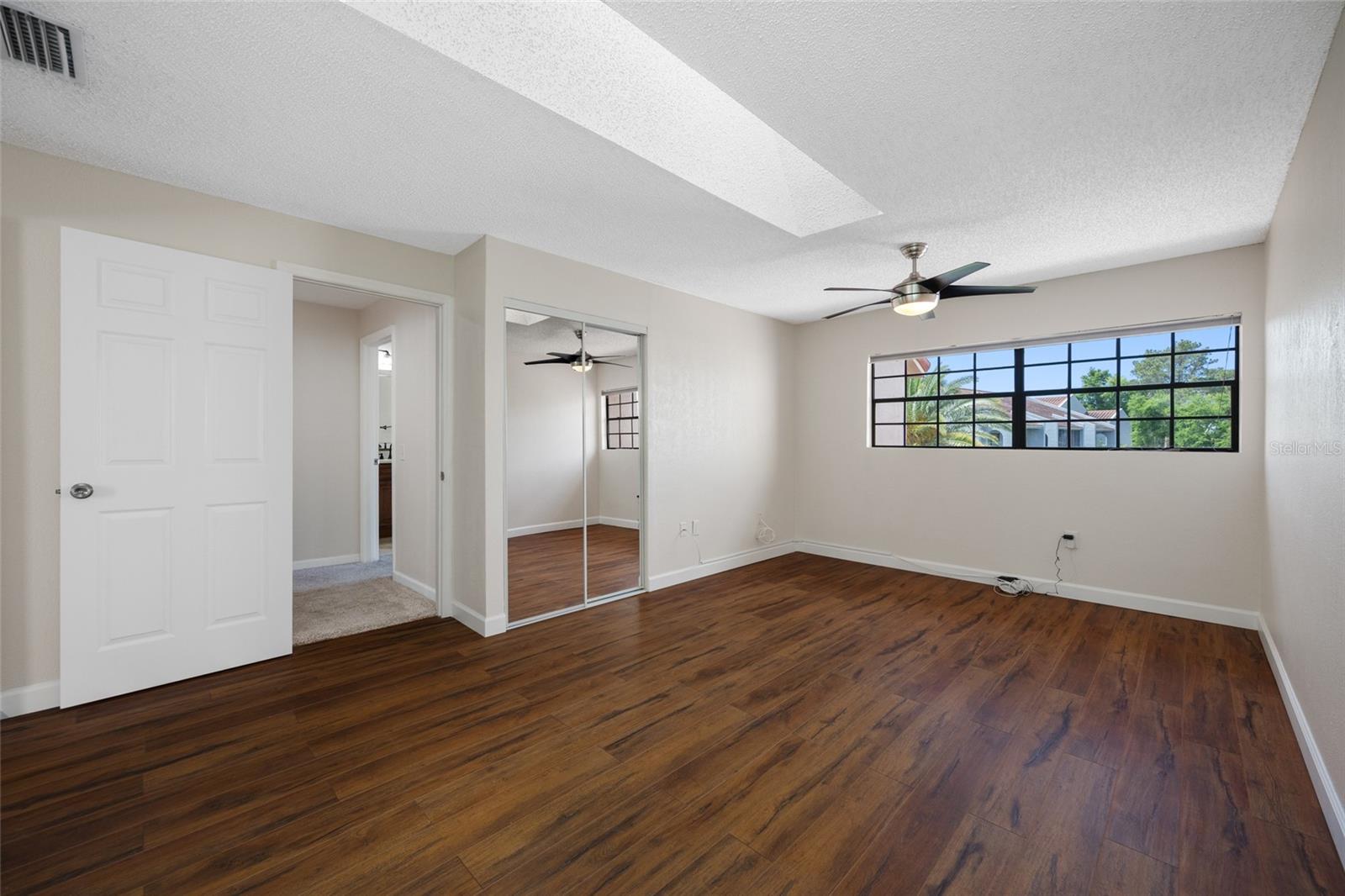 10416 SAINT TROPEZ PL — photo 32