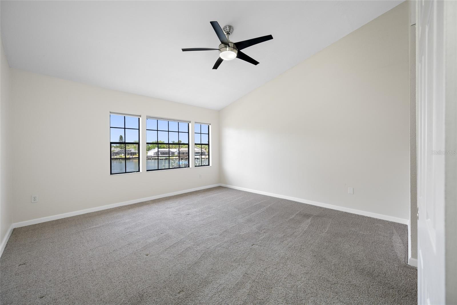10416 SAINT TROPEZ PL — photo 12