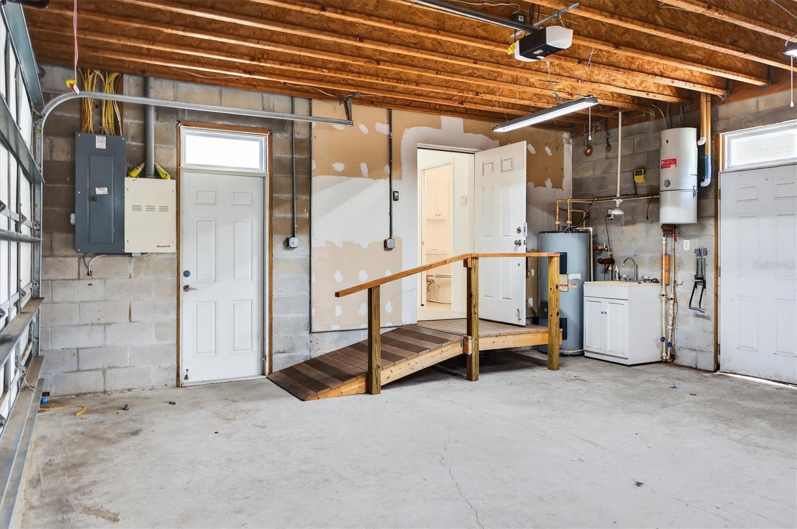 38327 HAMRICH DR — photo 35