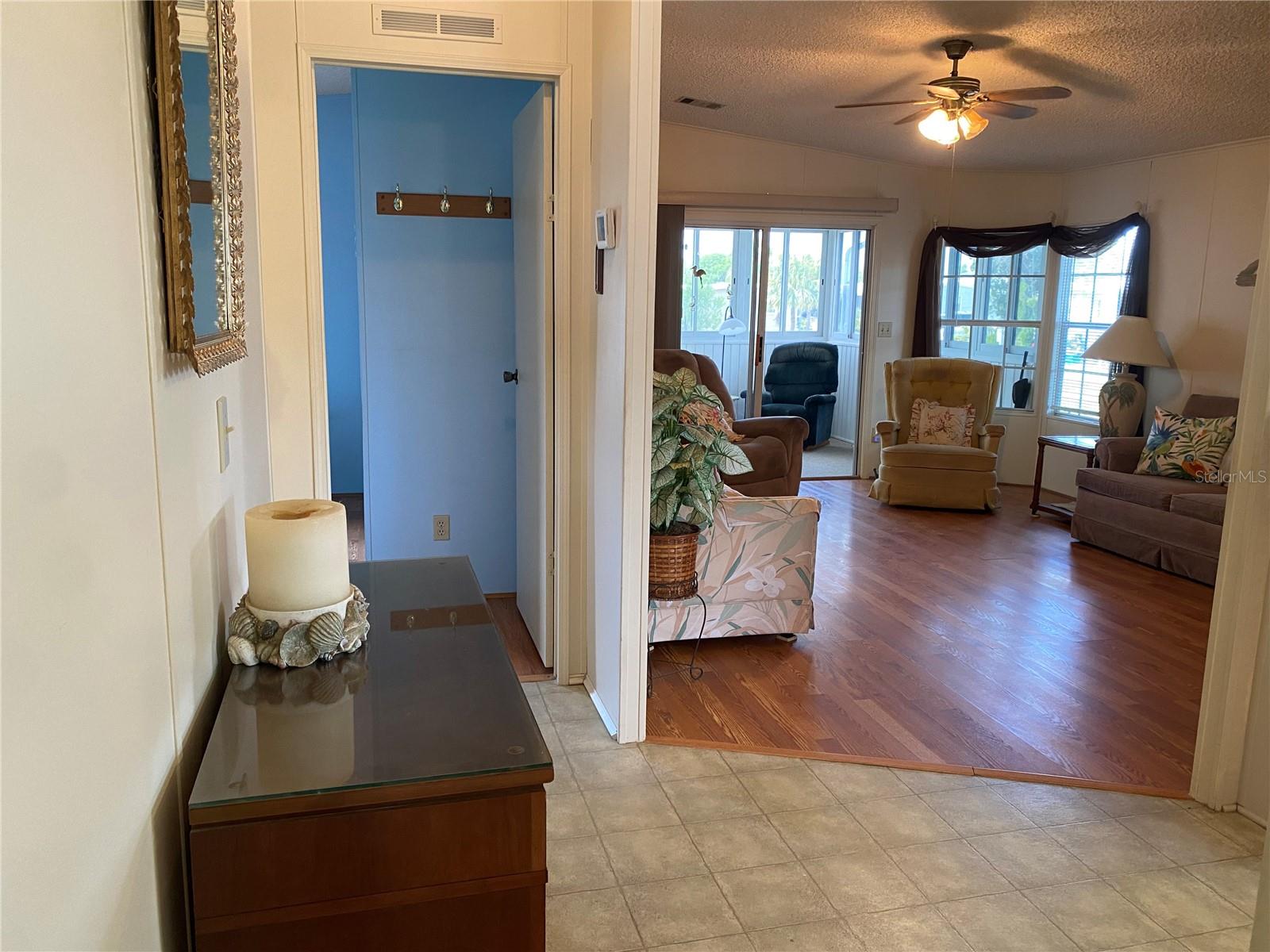 701 RIVERVIEW CIR — photo 11
